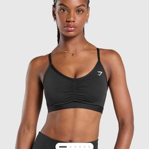 ♥️♥️SOLD♥️♥️Gymshark Black Ruched Sports Bra Fits More Like Medium Not XL Like